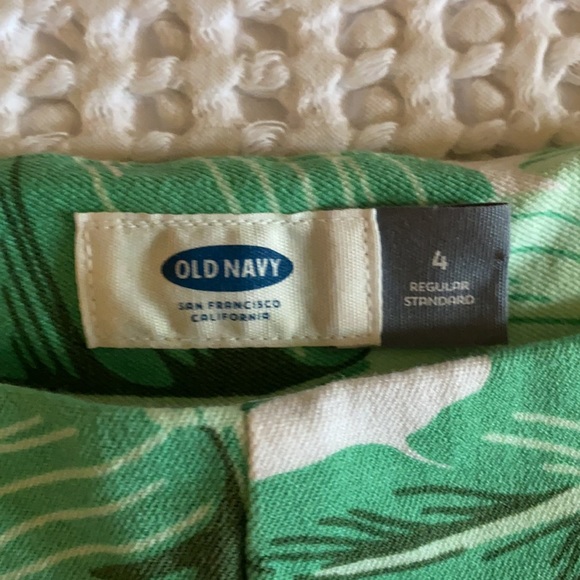 Old Navy Green & White Tropical Shorts - Picture 2 of 3